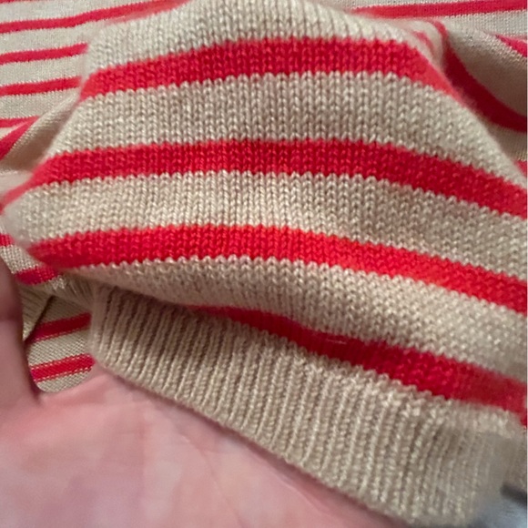 Beige and red short sleeve sweat from GAP Sz XL - Picture 3 of 4